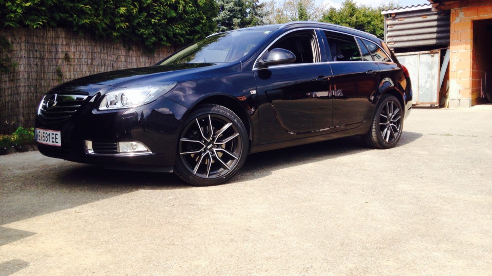 Black Beauty (Opel Insignia - Sports Tourer)