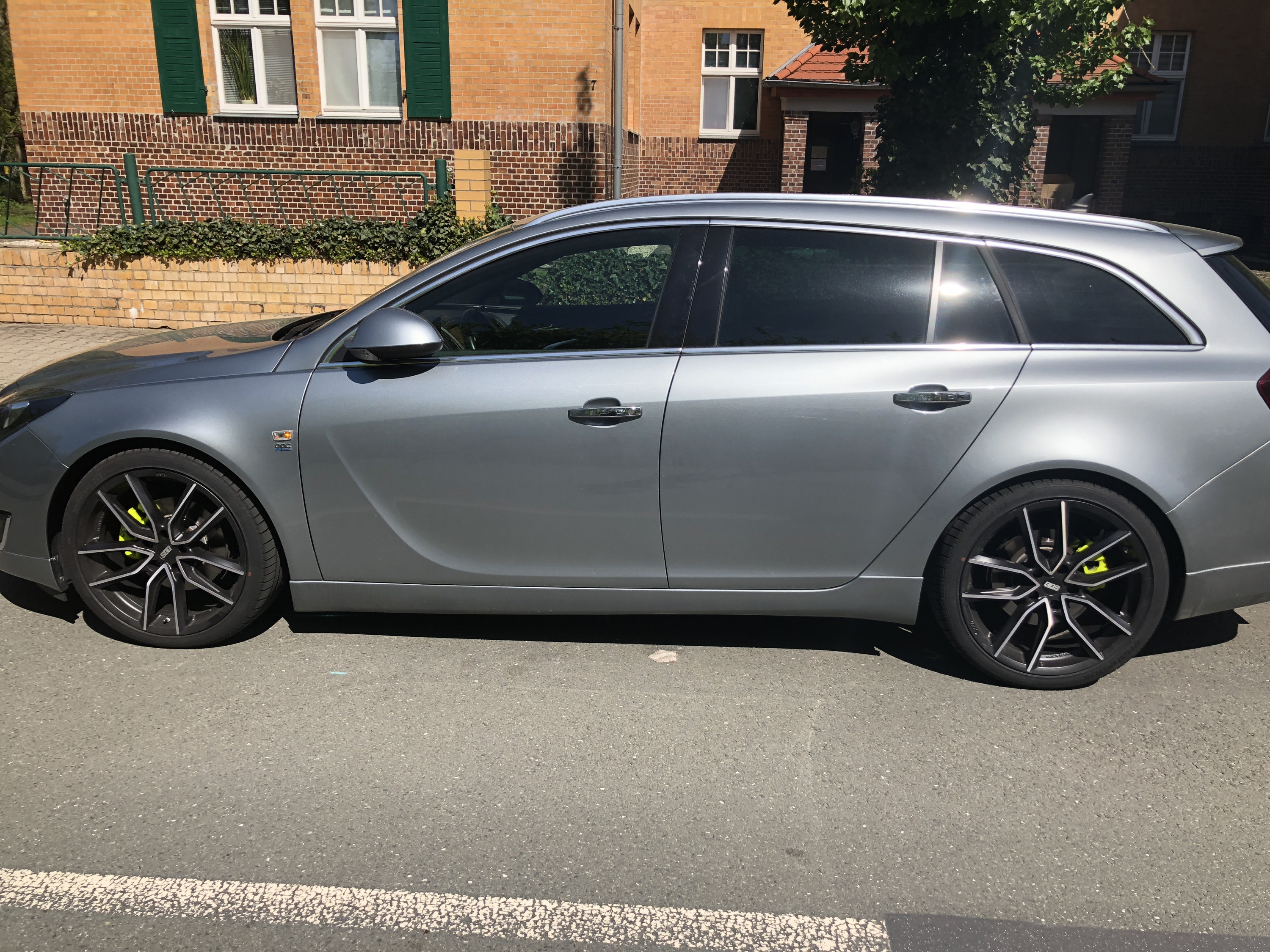 Opel Insignia stance